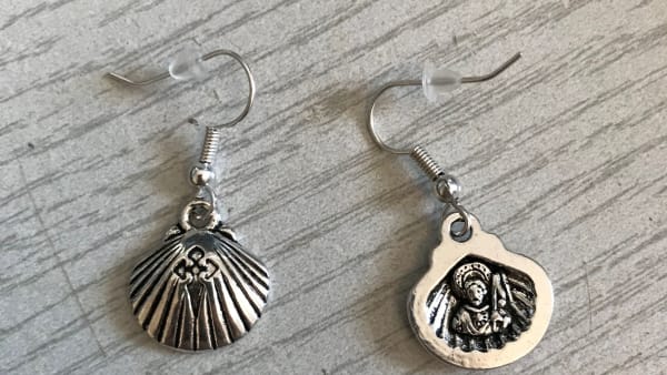 Earrings with scallop shell with St James cross and St James portrait