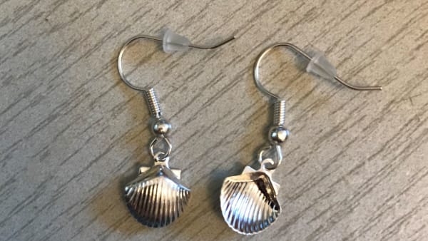Miniature scallop shell earrings £3